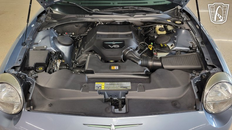 2005 Ford Thunderbird 9