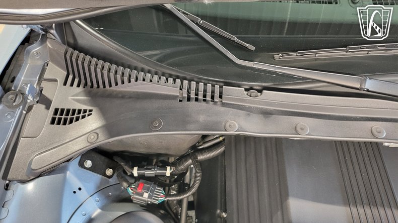 2005 Ford Thunderbird 60
