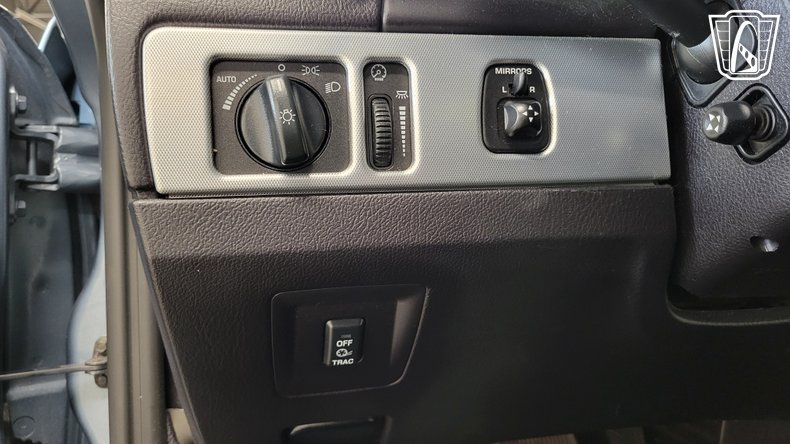 2005 Ford Thunderbird 73