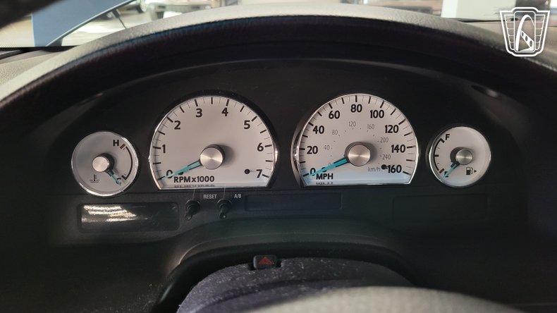 2005 Ford Thunderbird 75