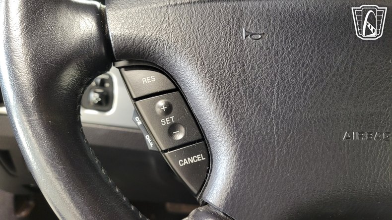 2005 Ford Thunderbird 76