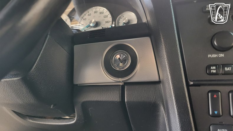 2005 Ford Thunderbird 78