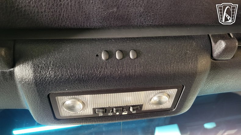 2005 Ford Thunderbird 84
