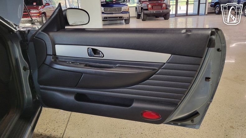 2005 Ford Thunderbird 86