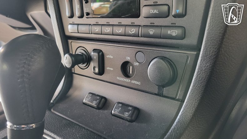 2005 Ford Thunderbird 94