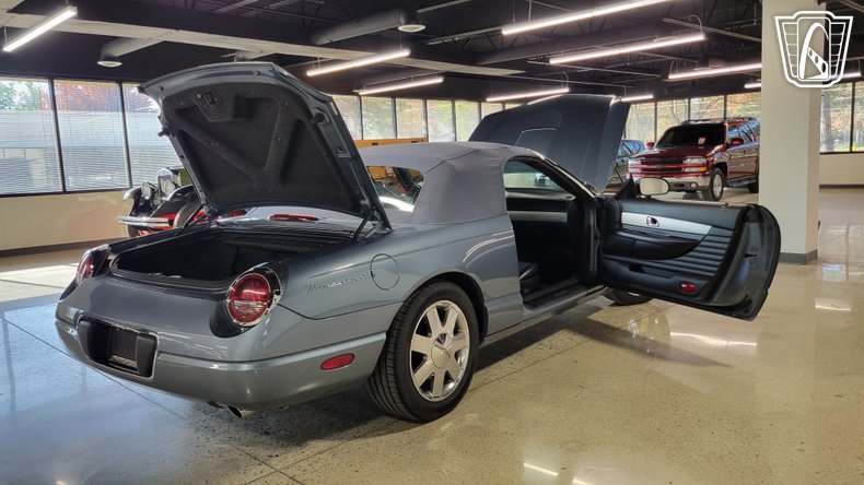 2005 Ford Thunderbird 112