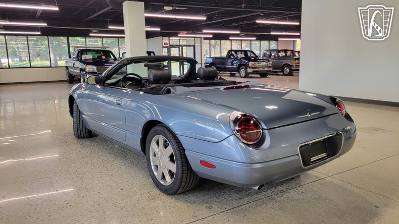 2005 Ford Thunderbird 121