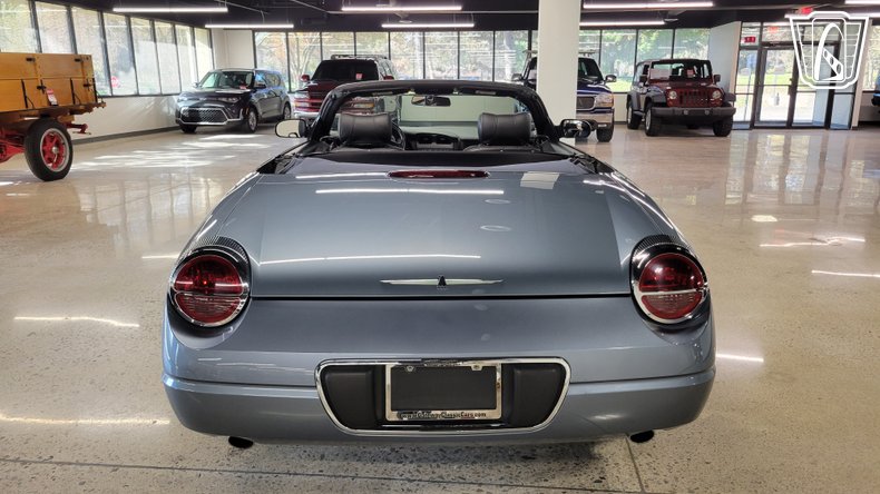 2005 Ford Thunderbird 122