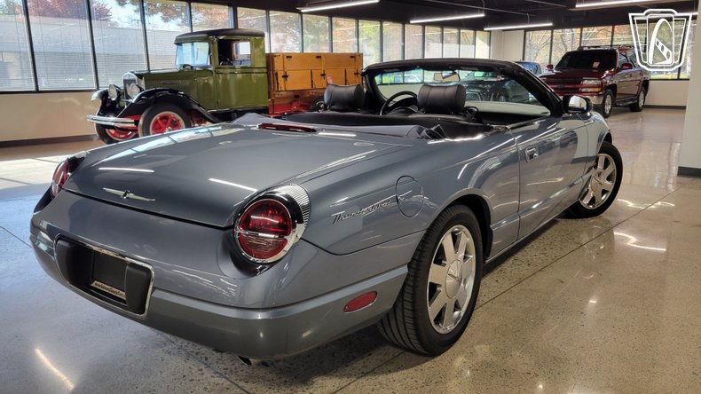 2005 Ford Thunderbird 123