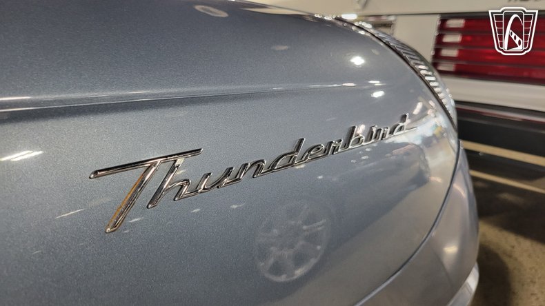 2005 Ford Thunderbird 140