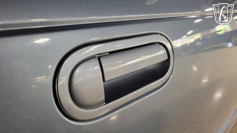 2005 Ford Thunderbird 151