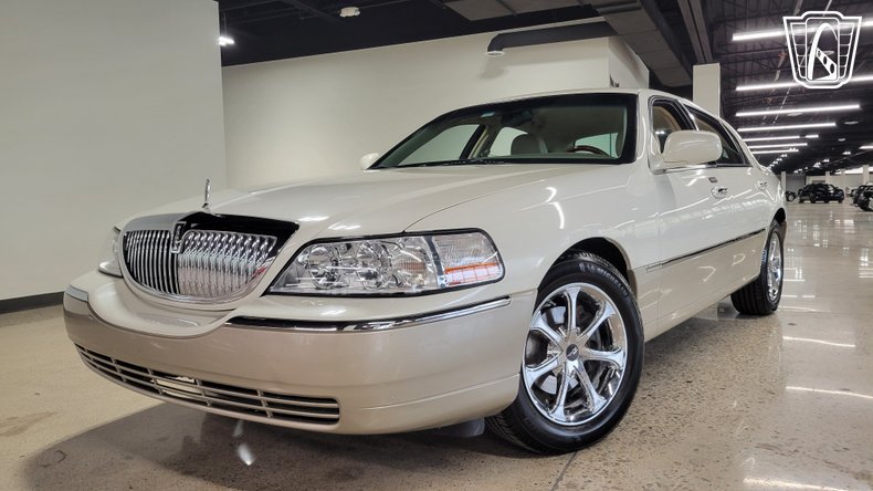 2005 Lincoln Town Car 18