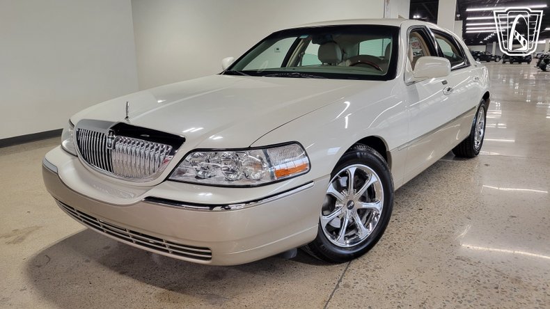 2005 Lincoln Town Car 19