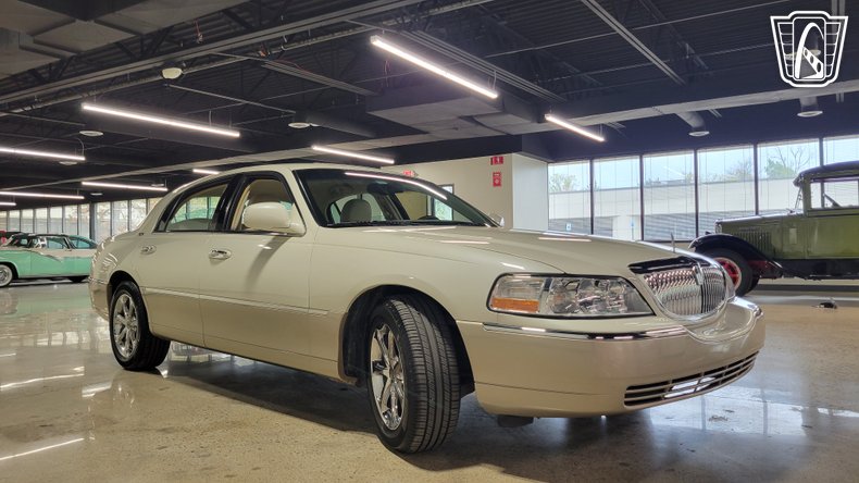 2005 Lincoln Town Car 40