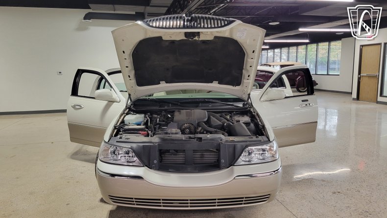 2005 Lincoln Town Car 87