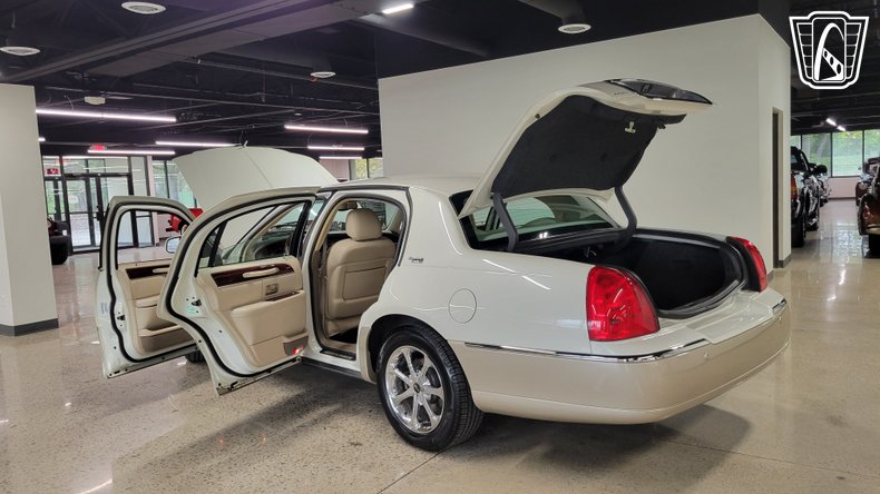 2005 Lincoln Town Car 90
