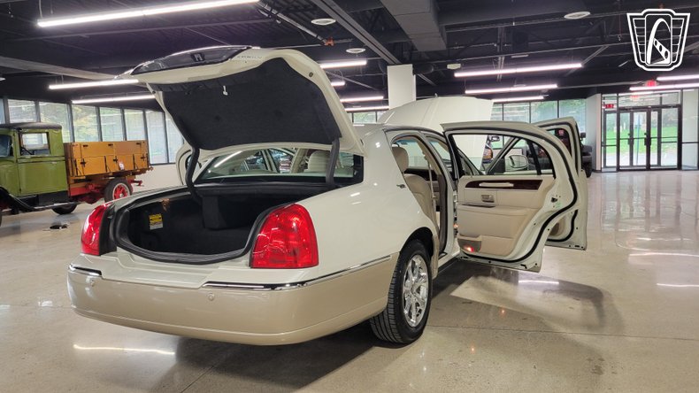 2005 Lincoln Town Car 92