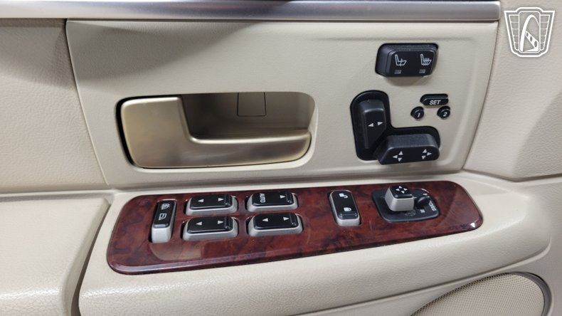 2005 Lincoln Town Car 103