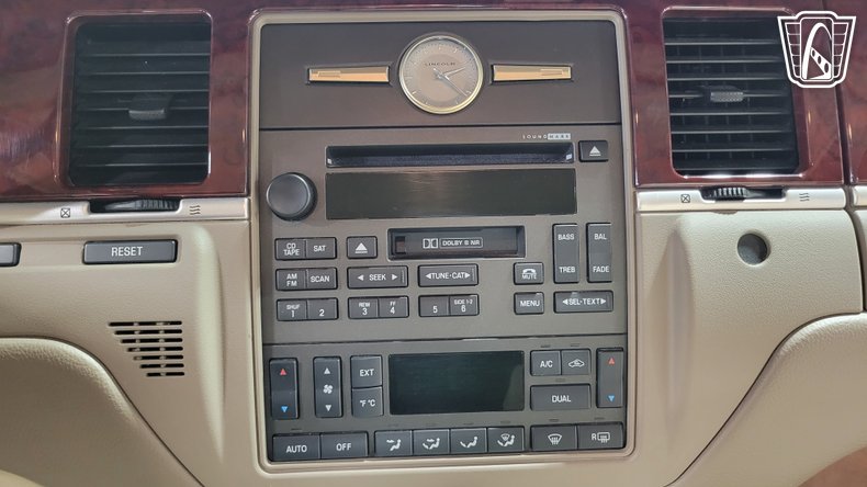 2005 Lincoln Town Car 110