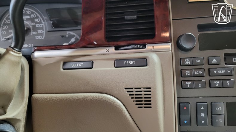 2005 Lincoln Town Car 109