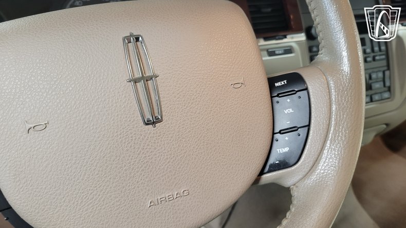 2005 Lincoln Town Car 116