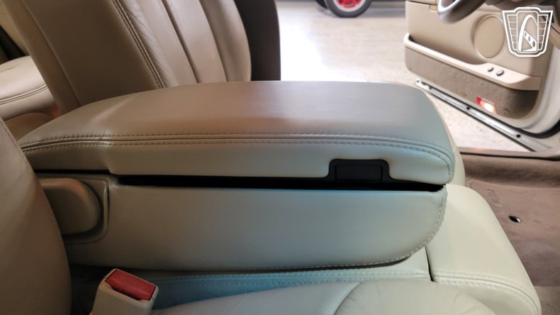 2005 Lincoln Town Car 122