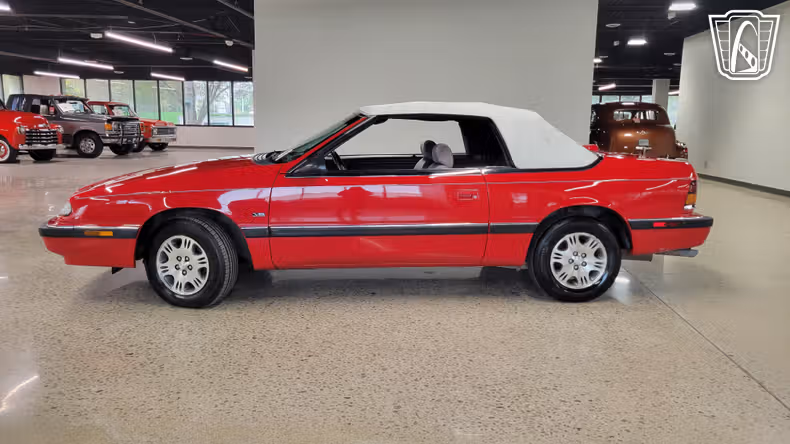 1993 Chrysler LeBaron second image