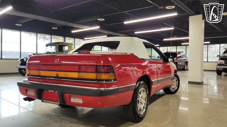1993 Chrysler LeBaron 32