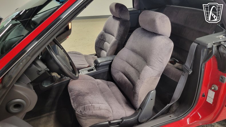 1993 Chrysler LeBaron 9