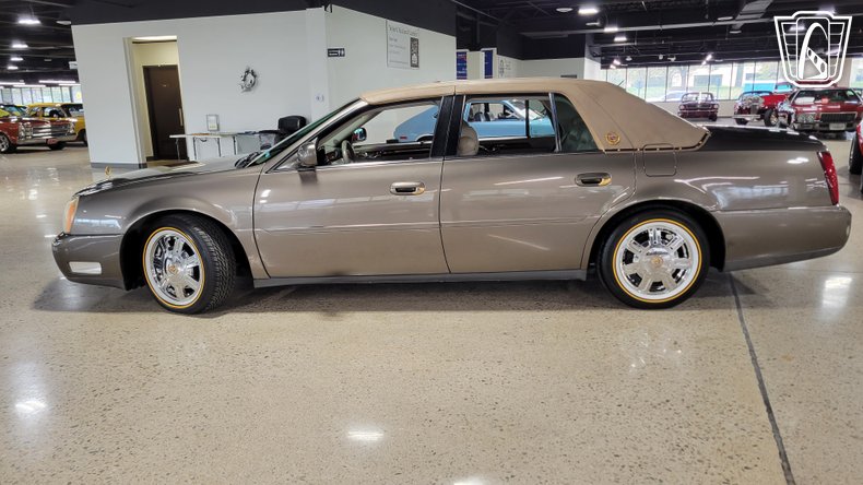 2003 Cadillac DeVille 22