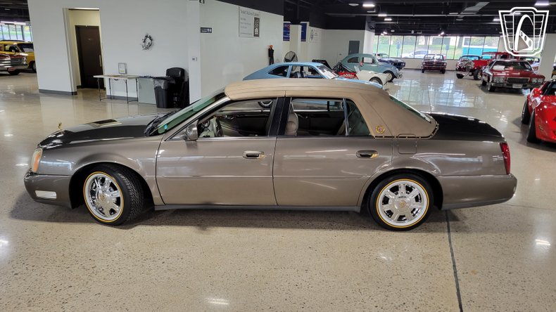 2003 Cadillac DeVille 23