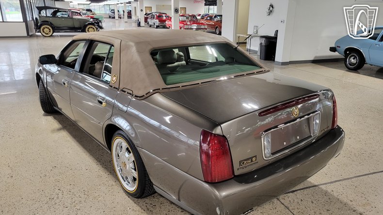 2003 Cadillac DeVille 29