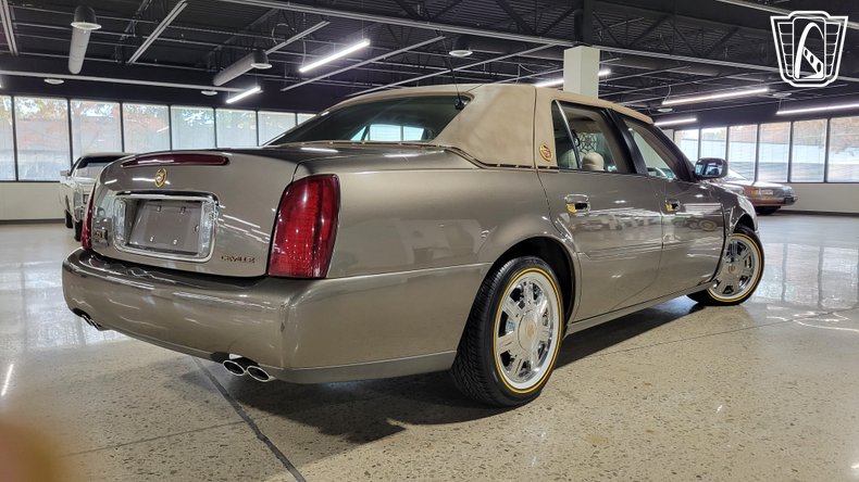 2003 Cadillac DeVille 32