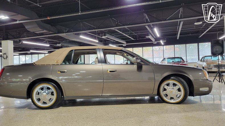 2003 Cadillac DeVille 35