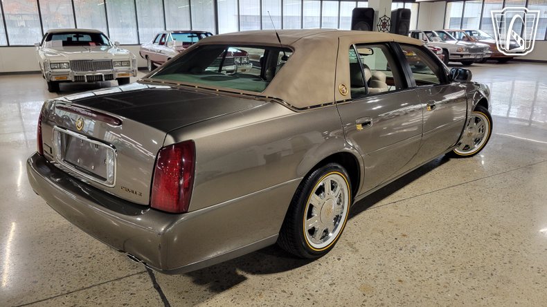 2003 Cadillac DeVille 33