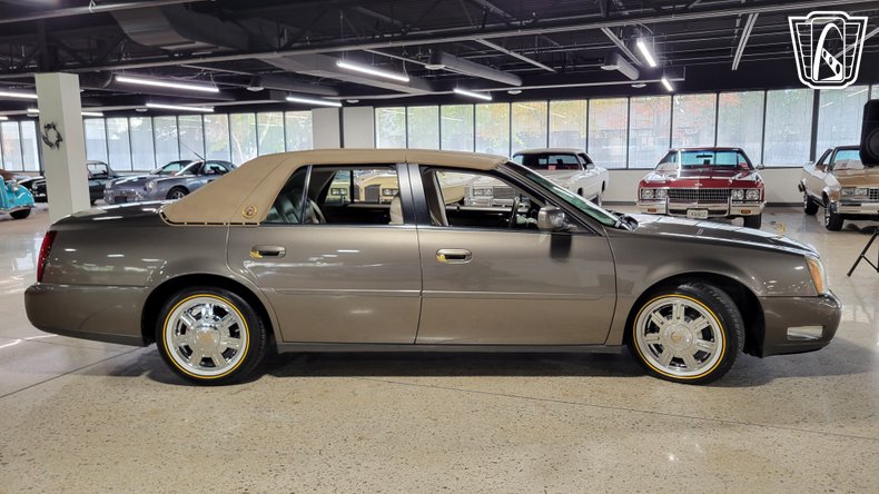 2003 Cadillac DeVille 36