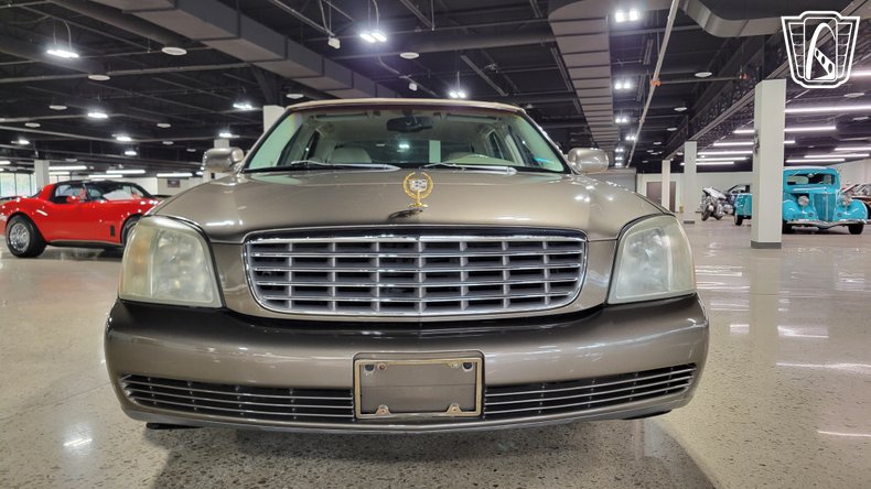 2003 Cadillac DeVille 4