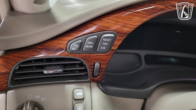 2003 Cadillac DeVille 128