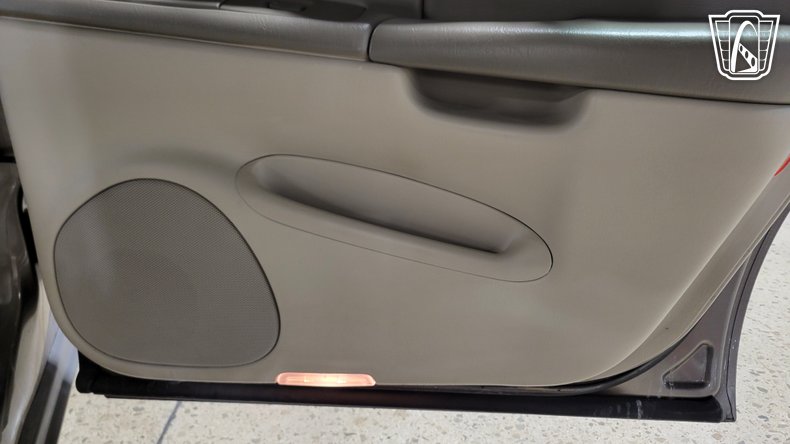 2003 Cadillac DeVille 157