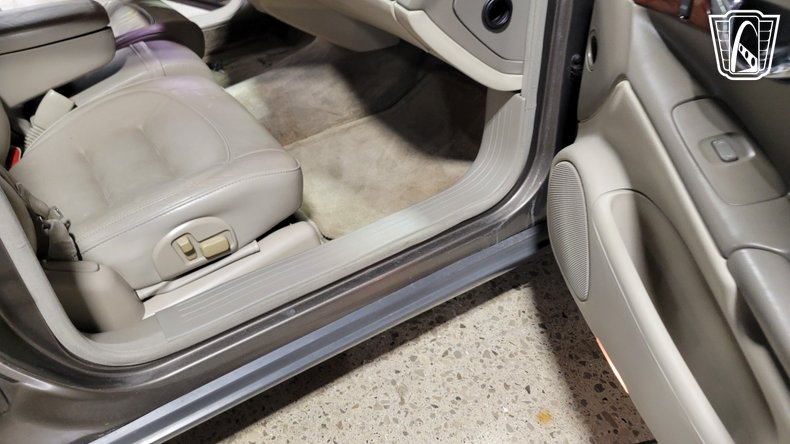 2003 Cadillac DeVille 177