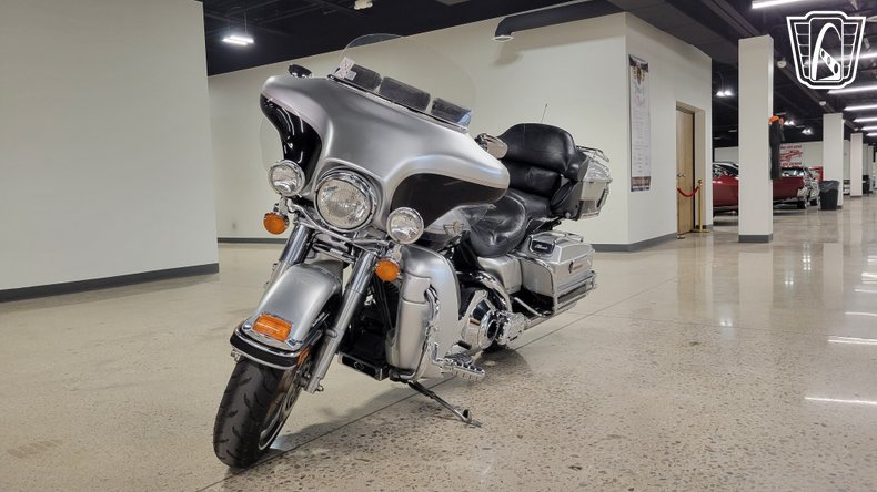 2003 Harley Davidson FLHTCUI 11