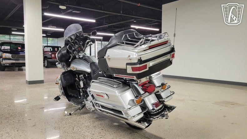2003 Harley Davidson FLHTCUI 16