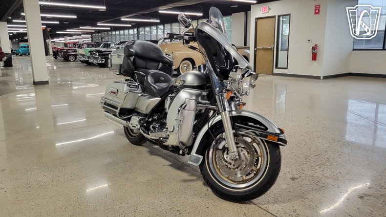 2003 Harley Davidson FLHTCUI 29