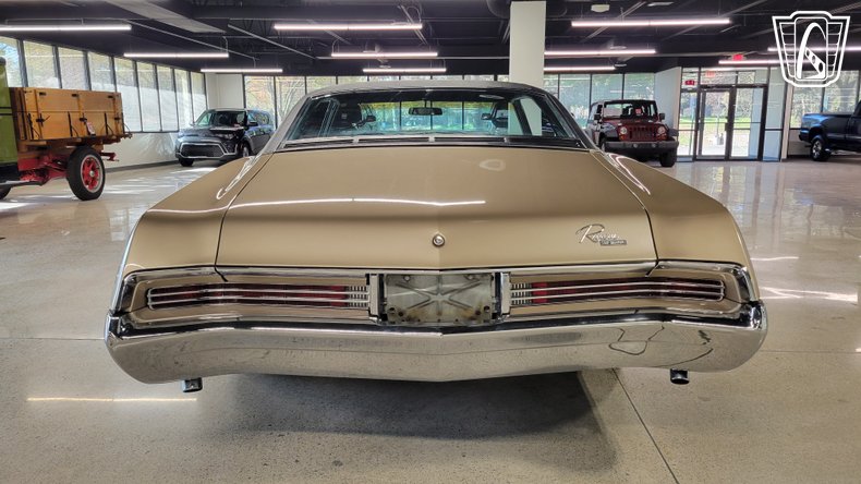 1967 Buick Riviera 27