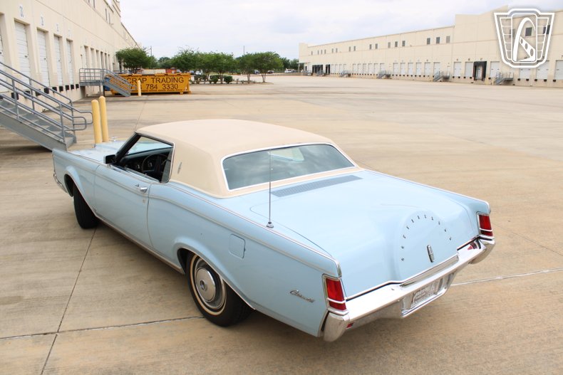 1970 Lincoln Mark III 23