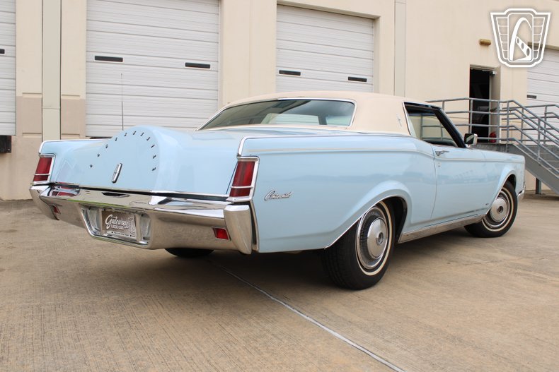 1970 Lincoln Mark III 30