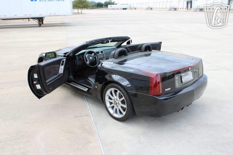 2006 Cadillac XLR-V 23