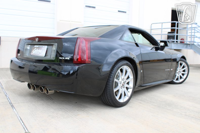 2006 Cadillac XLR-V 38