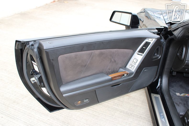 2006 Cadillac XLR-V 17
