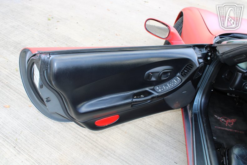 2003 Chevrolet Corvette 17